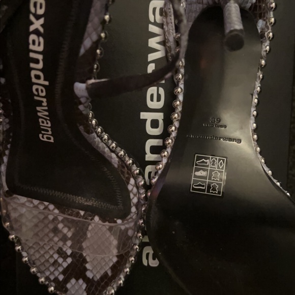 Worn once great condition - Picture 2 of 3